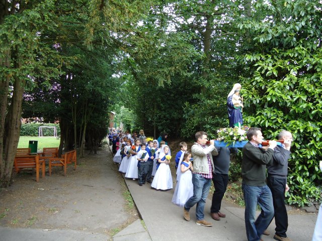 may procession 11 046